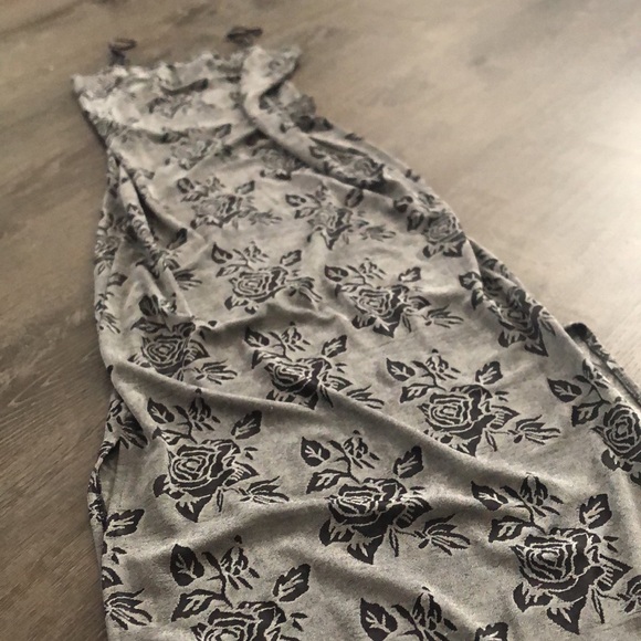 Grey/Black Rose Print Dress - Picture 3 of 4